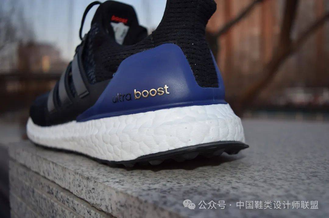 场的质量与科技竞争QMH球盟会跑鞋市(图2)
