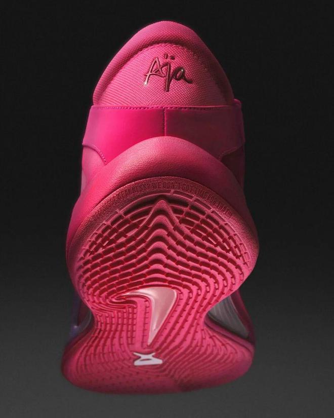 鞋」突然发布！搭载「全新缓震科技」！球盟会登录平台入口Nike「巨星签名(图8)